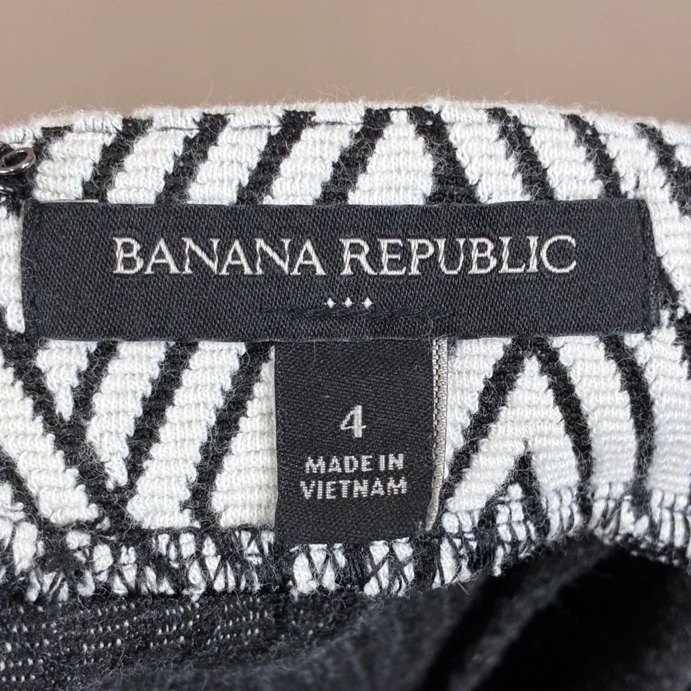 Banana Republic 4 Cotton Geometric Chevron Mod Office Professional Mini Skirt - Picture 7 of 10